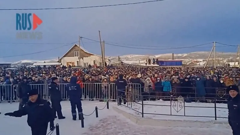 Russia+Protest%3A+Crowds+Clash+with+Riot+Police